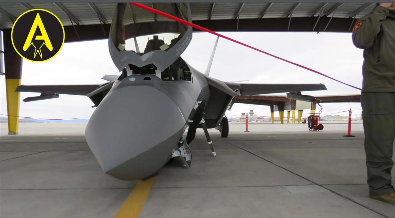 #航空美图# 美国海军陆战队 F-35C战斗机 上个月在法伦海军航空站发生前起落