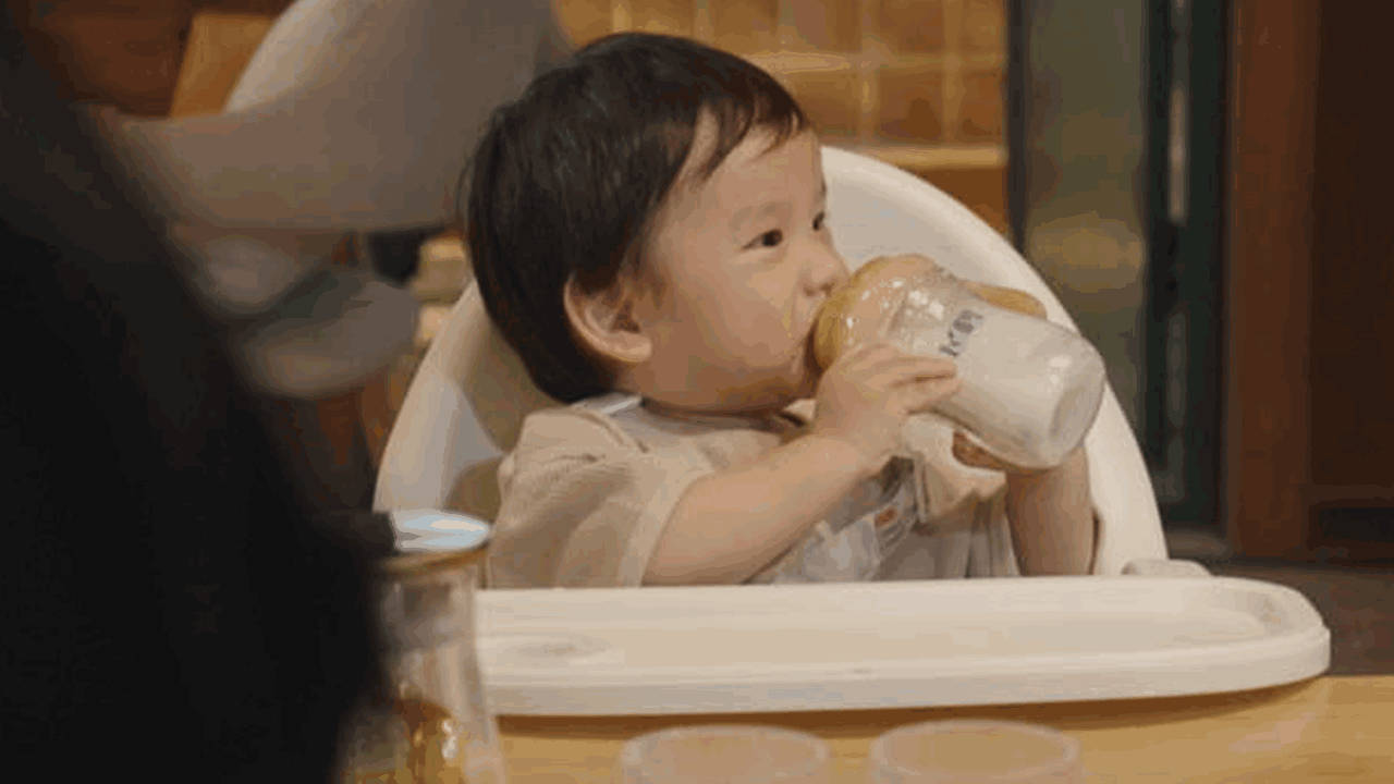 #不要低估了小孩子的聪明程度# 突然就觉得很多朋友们都比较低估孩子的聪明程度了，