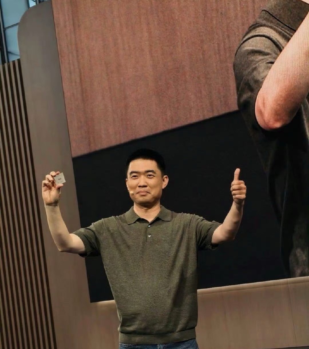 说实话理想这次发布会确实有点东西，马赫芯片算力拉满，直接喊出世界性能最强，这底气