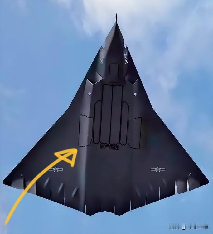 歼36很宽，需要强大变循环发动机才能完美发挥超音速巡航，看到它的造型对比歼-20