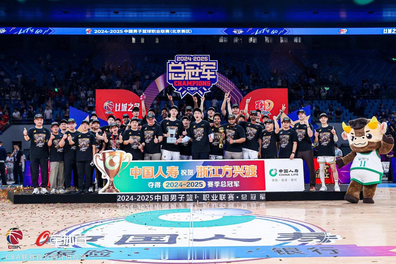 2024-25赛季CBA联赛季后赛阶段，比赛场次共37场，现场观赛总上座人数近3
