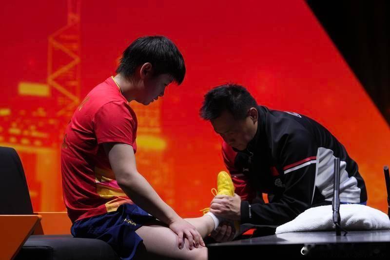WTT香港总决赛：孙颖莎因伤中途退赛 王曼昱4-0横扫决赛战蒯曼------北京