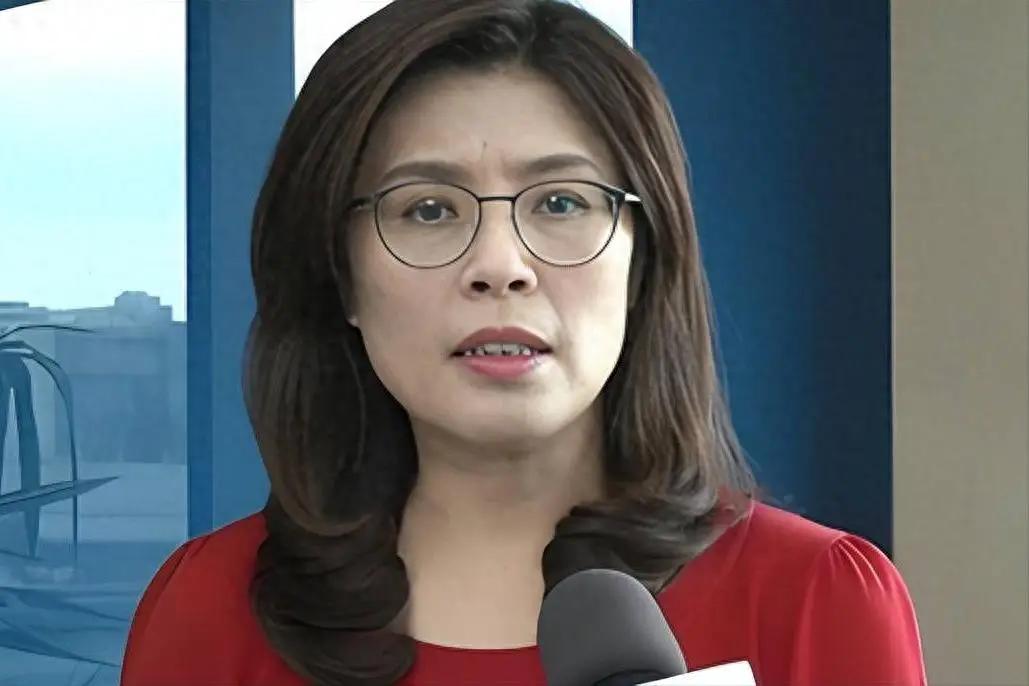 国民党主席郑丽文的一个动作，让大家哭笑不得！4月30日，中国国民党主席郑丽文接受