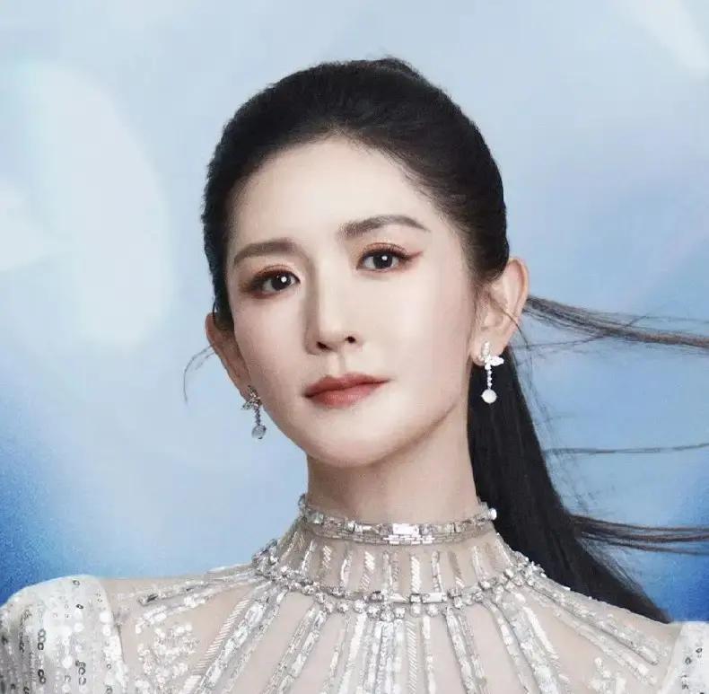 谢娜高调官宣加盟乘风2026 旧争议引网友热议

4月2日谢娜在个人社交平台官宣