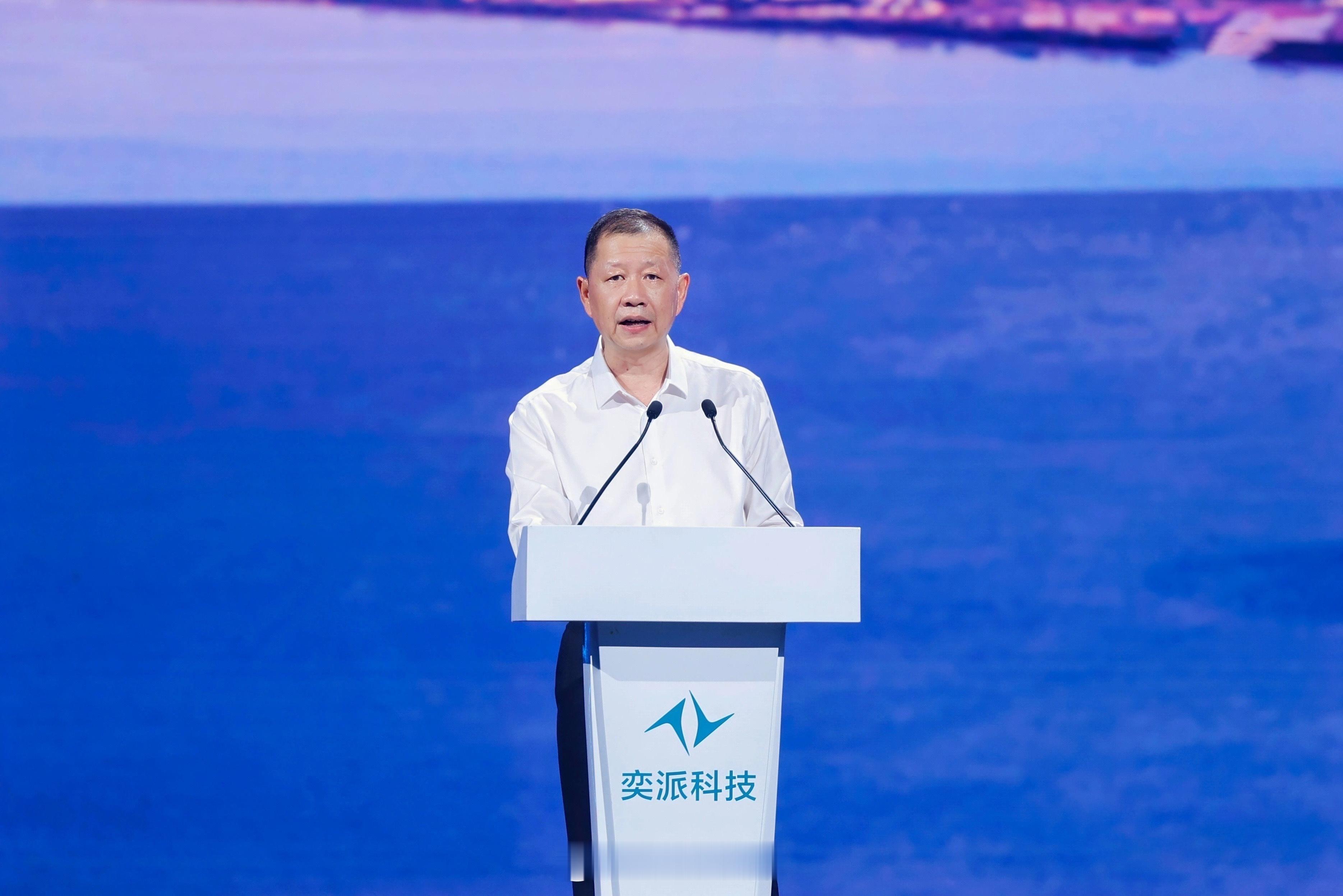央企新势力才是真能打东风新旗舰 东风风神L8eπ008 今晚，以“奕起热爱，派生