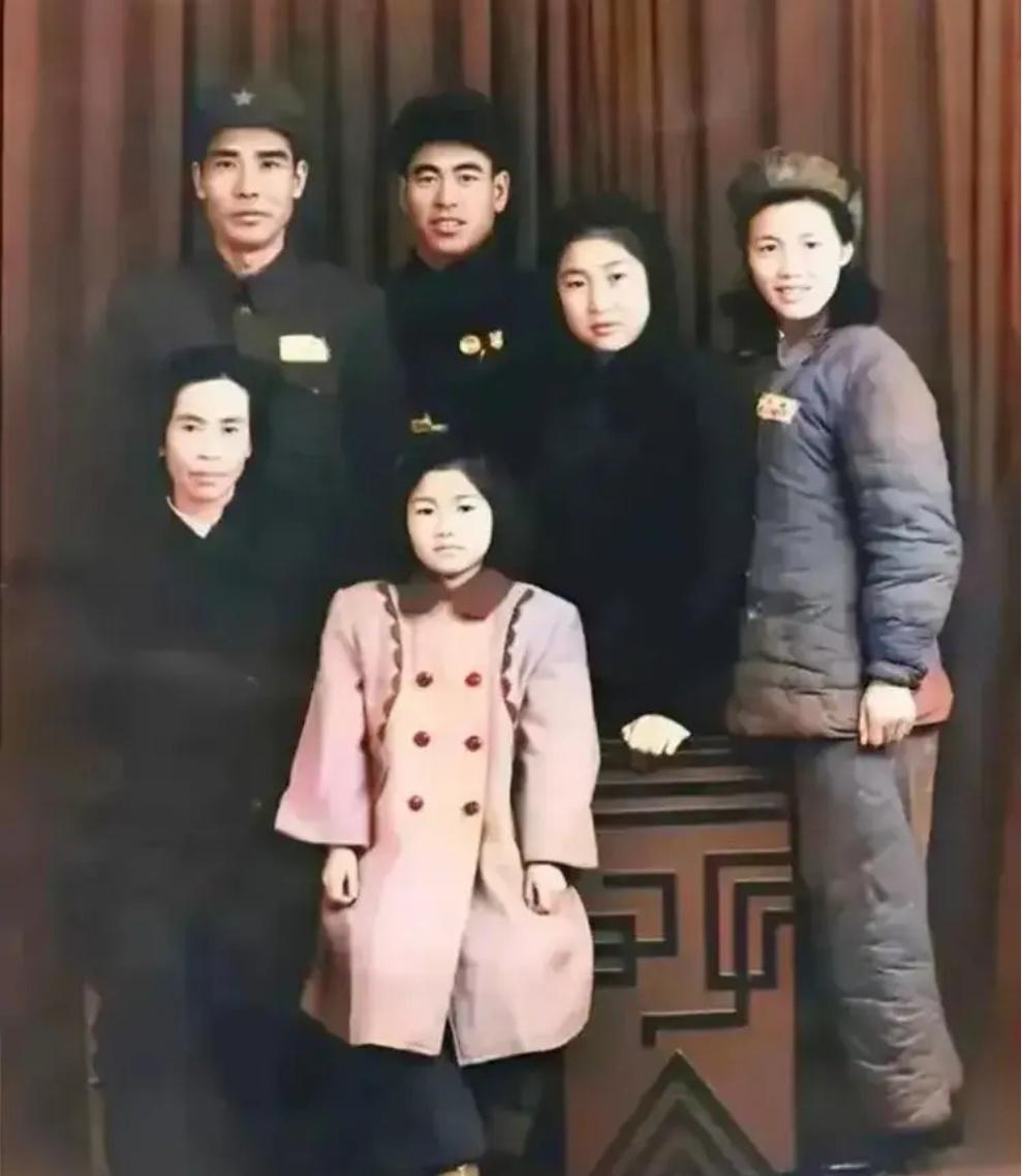 1935年，贺子珍的弟弟贺敏仁被错杀，毛主席得知后：他还只是个孩子啊！
 
贺子