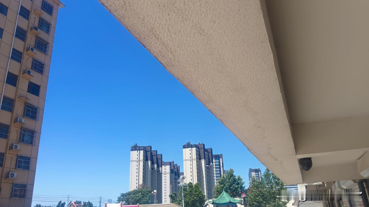 今天周六，我偷了个懒，睡了个懒觉，招来妻子几句埋怨。她念叨着周末也不找点副业多赚