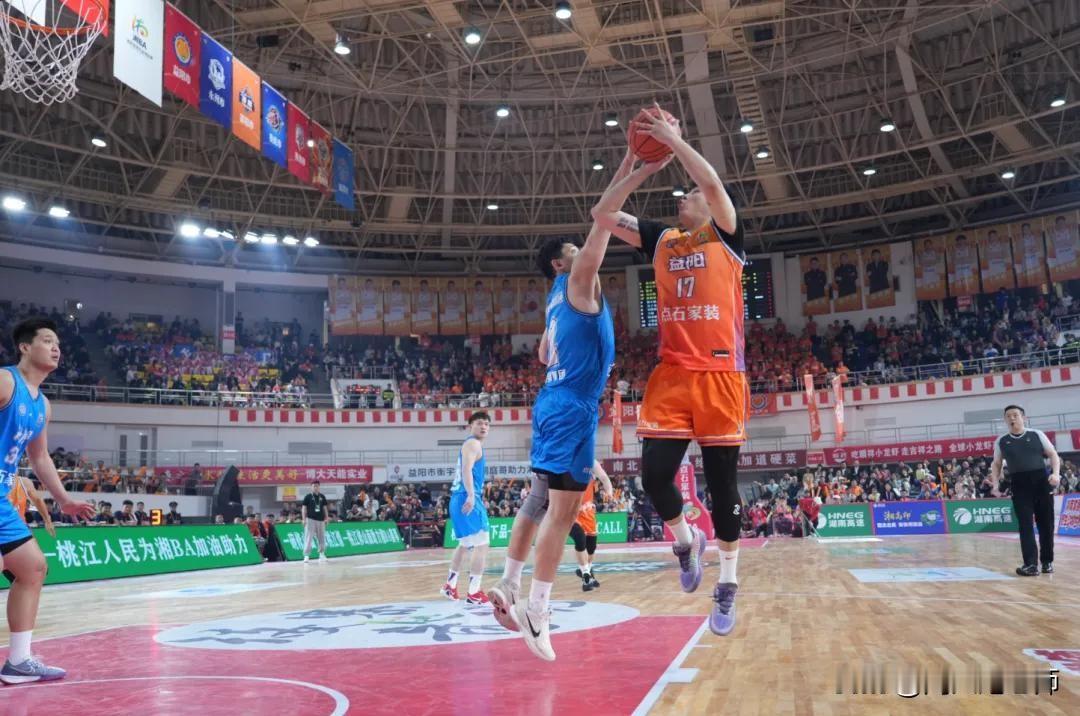 湘BA常规赛第六轮｜益阳 vs 湘潭
昨日，湘BA赛事在永州与株洲的比赛历经三个