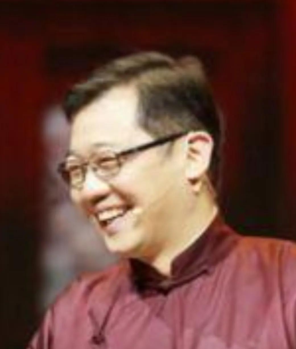 大兵，原名任军，1968 年出生于湖南长沙。他毕业于湖南师范大学音乐系，师承李金