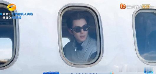 亲爱的客栈王鹤棣员工变老板亲爱的客栈开播亲爱的客栈开播就追不停，王鹤棣把主理人角