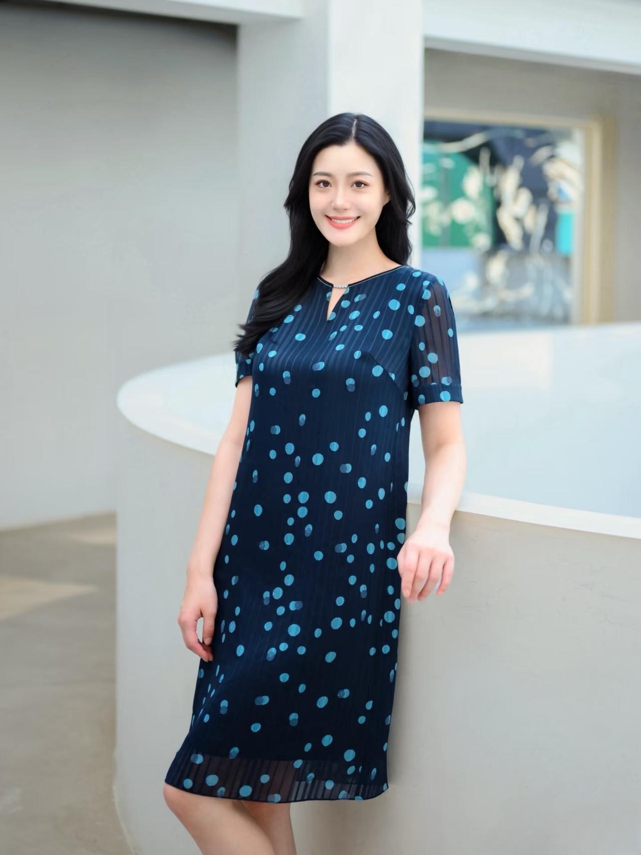 女生如何穿搭看起来时尚更有品味呢