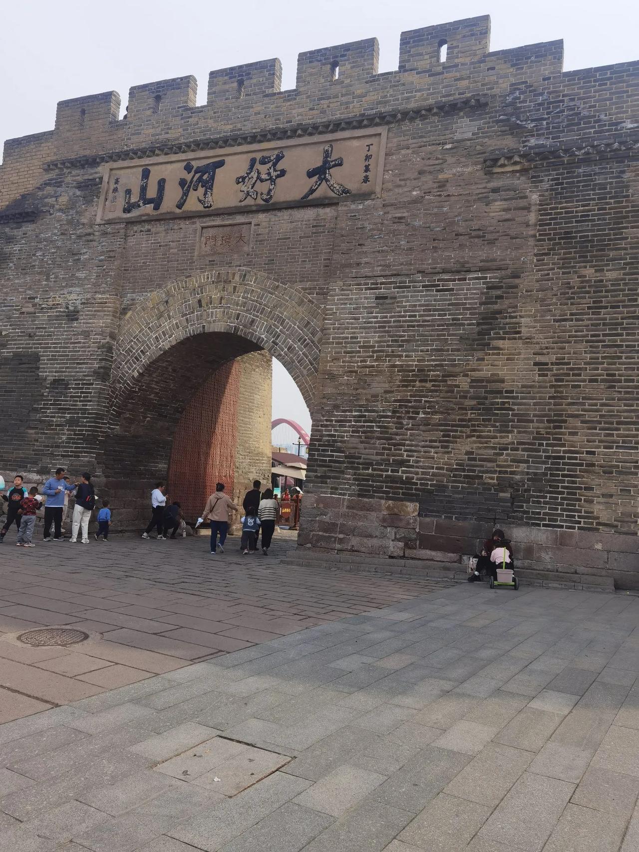 这是一组张家口大境门景区和宣化察哈尔省旧政府、镇朔楼（钟楼）、昌平门、九龙壁照片