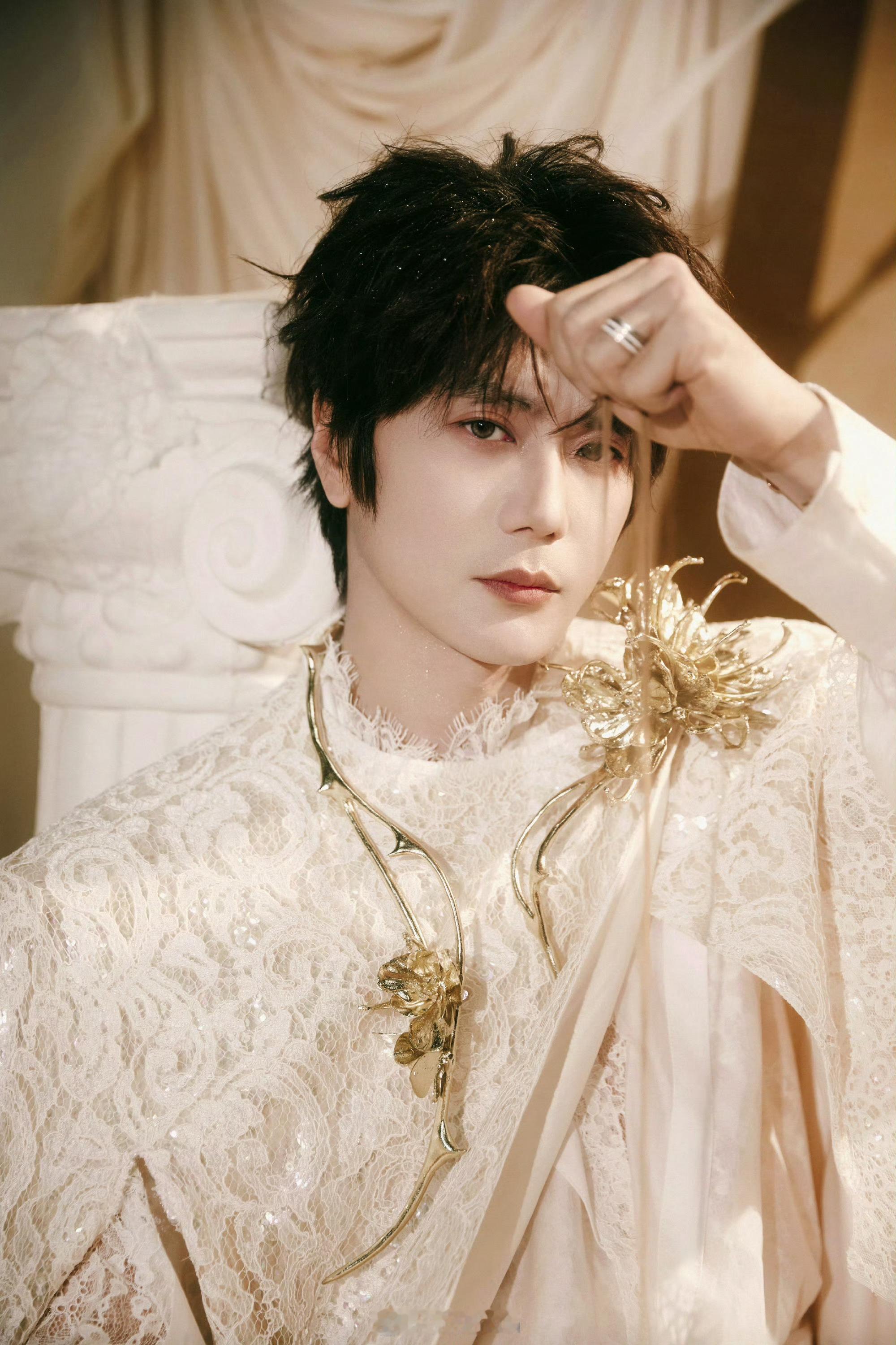 陆虎说立冬了一起看下雪 隔着屏幕都已经感受到了浪漫了呀，我们的陆虎说立冬了一起看