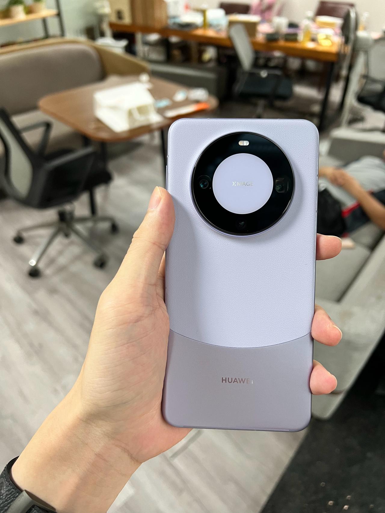 现在抢不到Mate60的也先别着急了，站哥爆料似乎这回华为的麒麟5G芯片管饱[笑