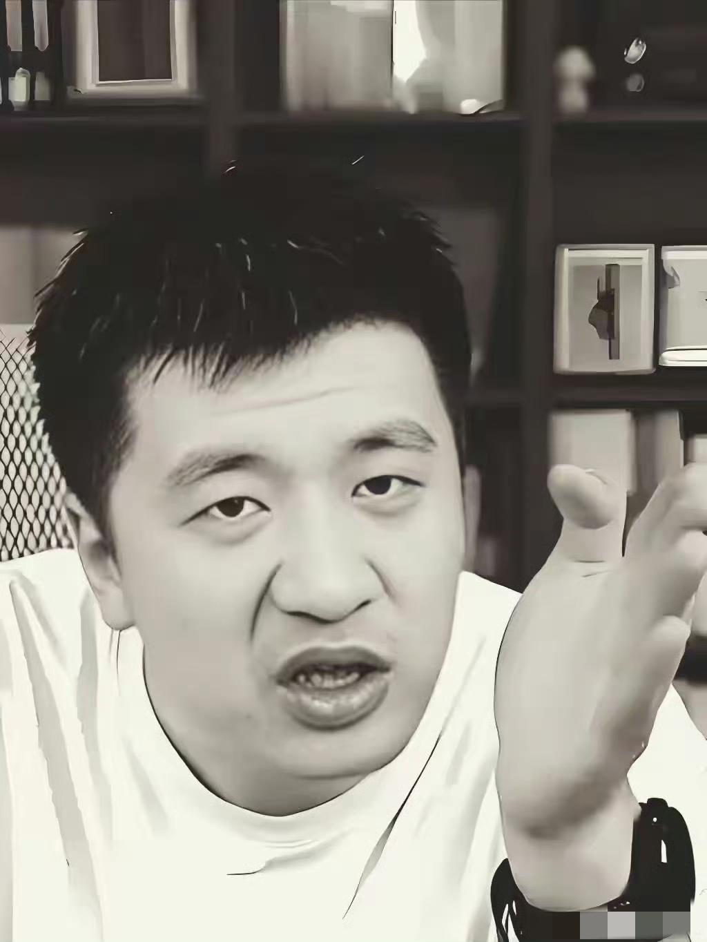 张雪峰离世前，为200名员工预存半年工资，并留予女儿上亿资产，确保公司稳定。他曾