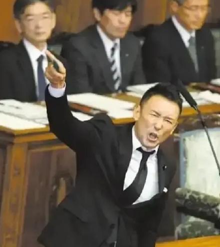 山本太郎在日本国会表示，与中国冲突不是遥远可能，而是现实警告。他表示， 解放军火