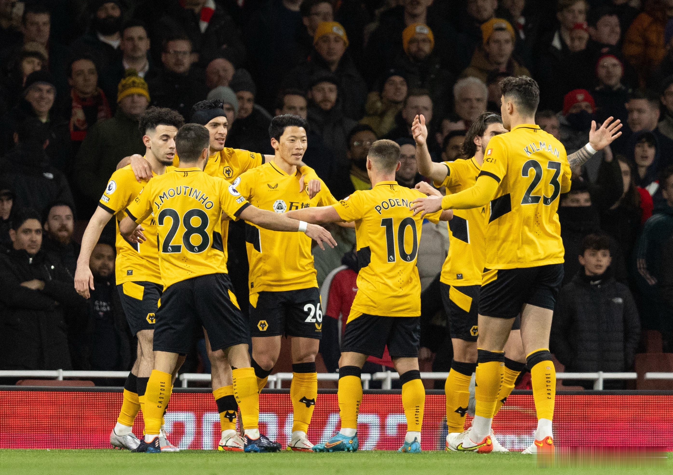 今日足球赛前分析：周六 016 英超狼队vs热刺 狼队处于英超下游，保级压力较大