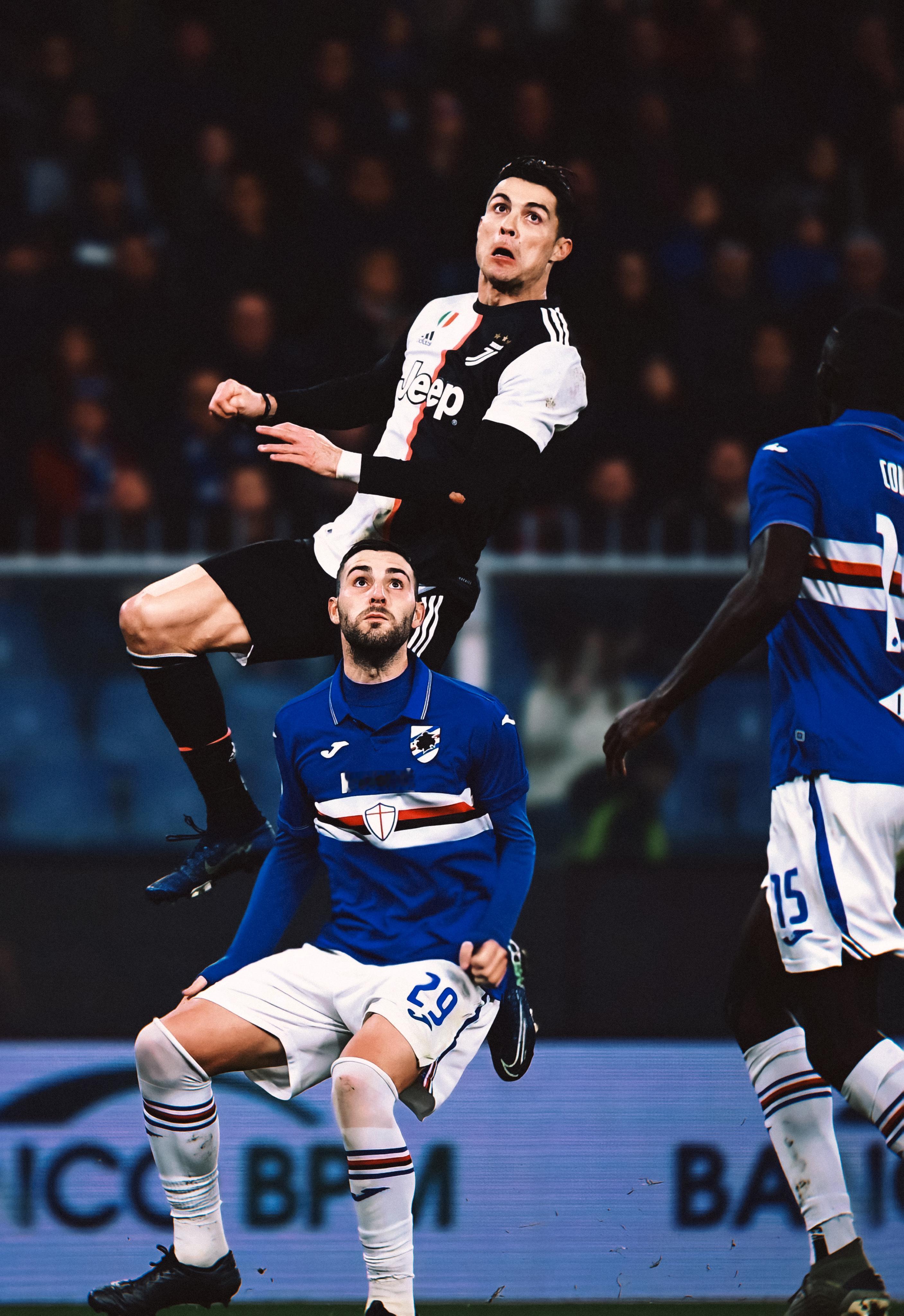 C罗那年今日  ✦ 五年前的今天，来自克里斯蒂亚诺2.56米的惊世一跃     