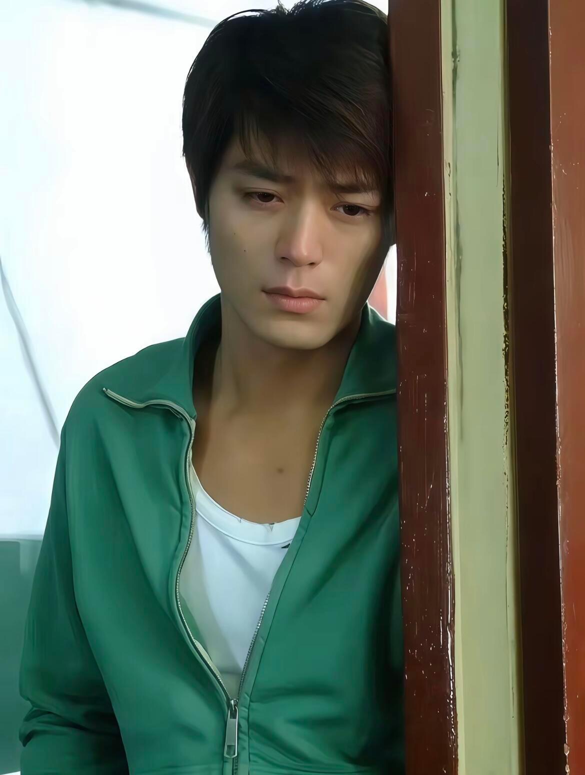 有的人就是纯帅 早期都帅的不行… 