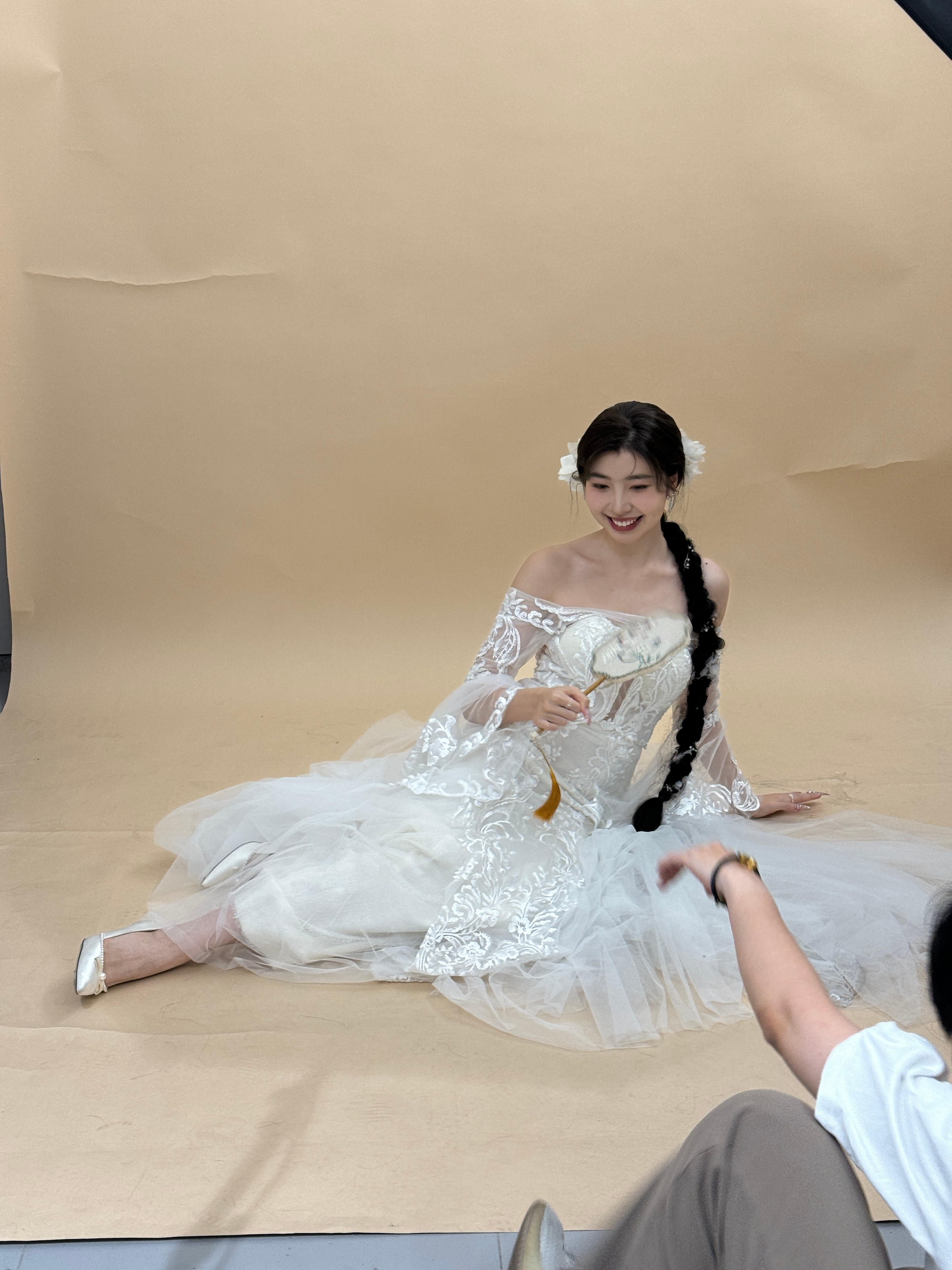 和我的美妈去拍组照片纪念一下好像除了小时候和妈妈一起拍照片长大之后的合照越来越少