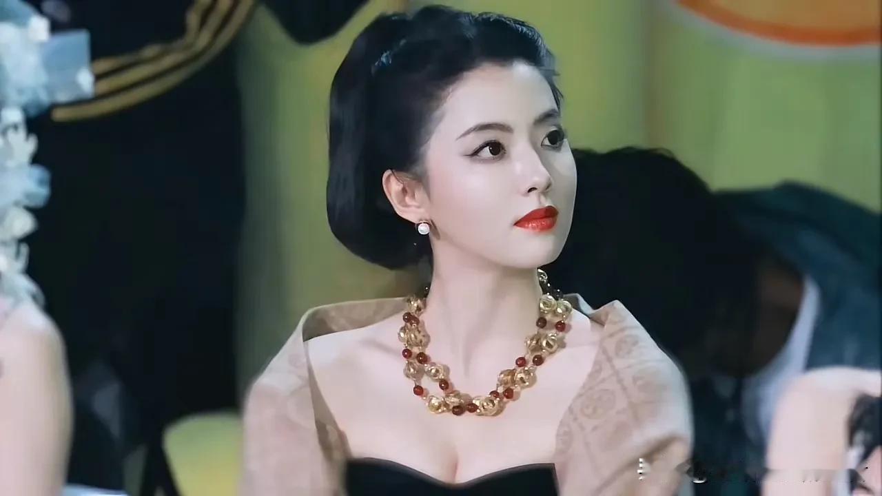 娱乐圈从来不缺美女，这句话的含金量还在上升，而且补货还越来越快，这不又刷出一个颜