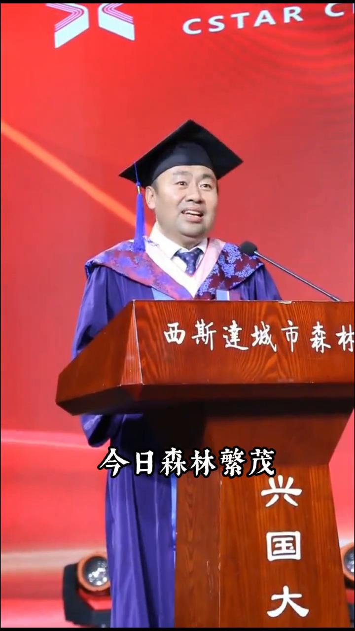 高三年级高考出征仪式，张校长寄语(一)。
尊敬的各位老师，亲爱的同学们，大家上午