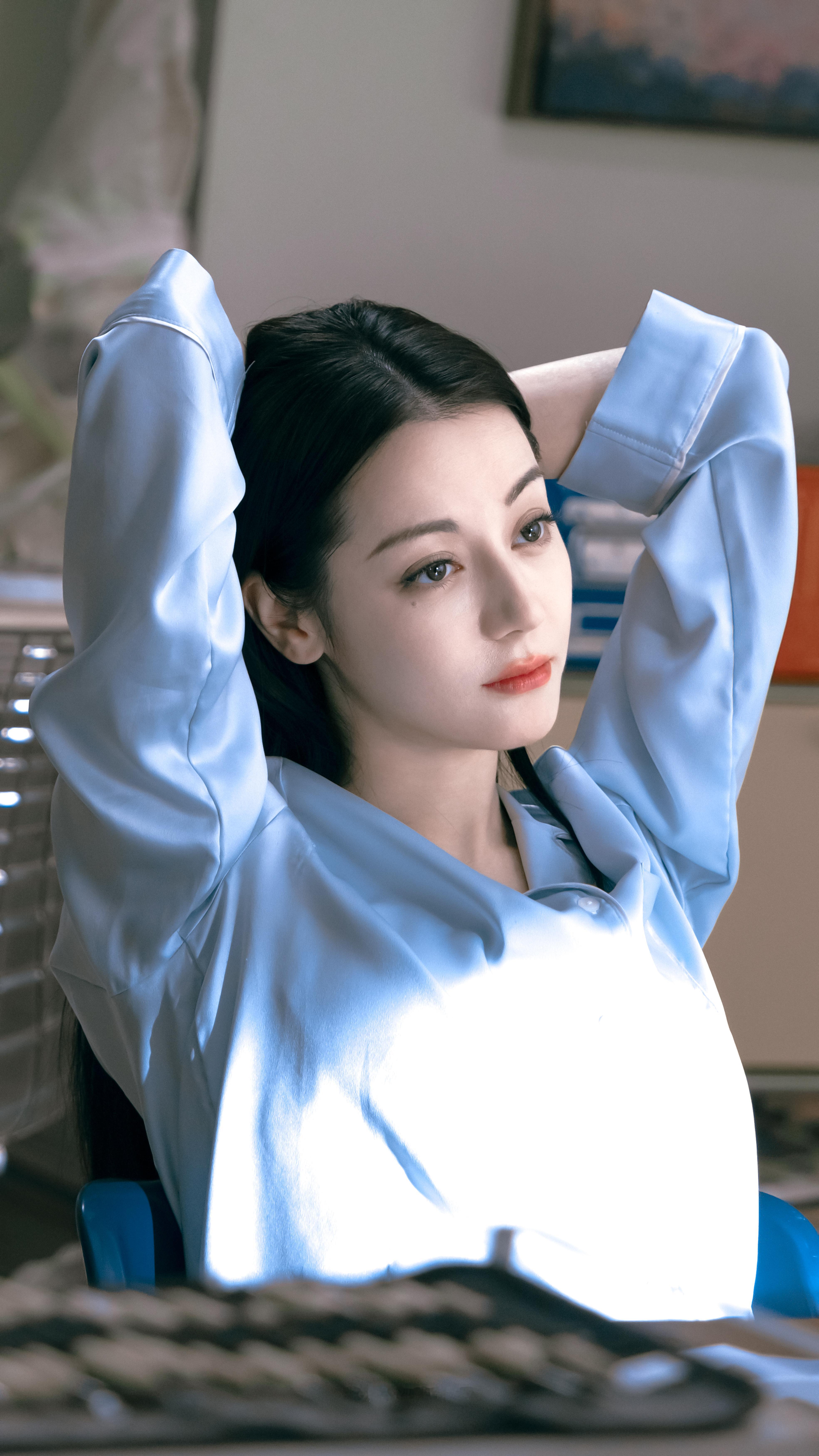 迪丽热巴/聂九罗。