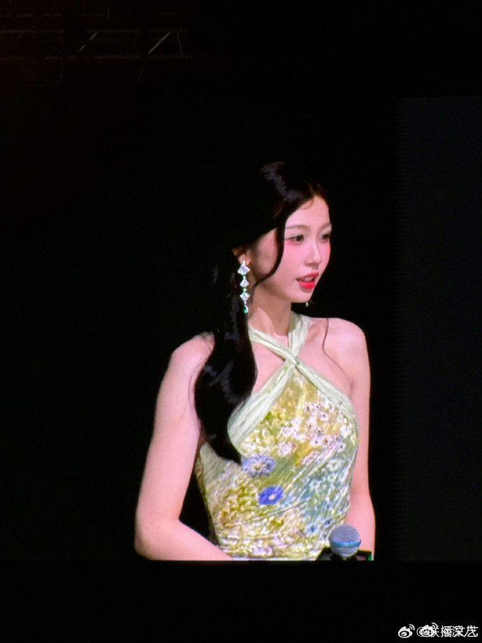 虞书欣说前几天在配音灿如繁星虞书欣前几天在配音灿如繁星 虞书欣前几天在配音灿如繁