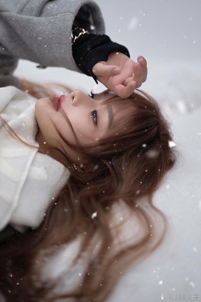 我就说让黄霄雲词曲创作会出大事听到黄霄雲自己写的歌才明白，她对音乐的理解如此透彻