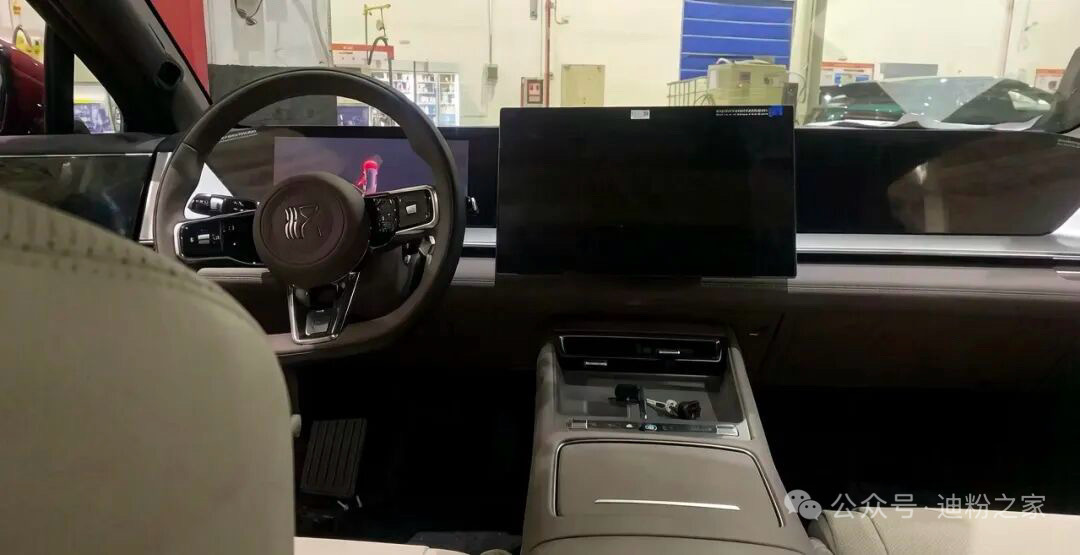 比亚迪大汉的内饰最终版真的不是这样。 