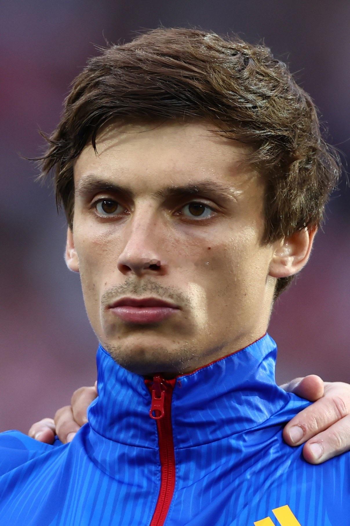 皇家社会收到了三份勒诺尔芒的报价，一份来自纽卡斯尔，2500万欧+500万欧元；