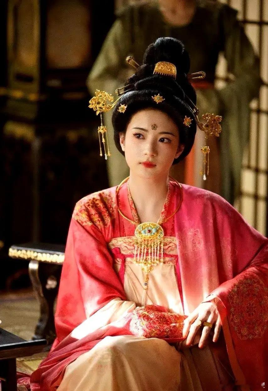 刘畅得势后想追回何惟芳坐享齐人之福我不意外，但是县主以为刘畅追求何惟芳去迫害何惟