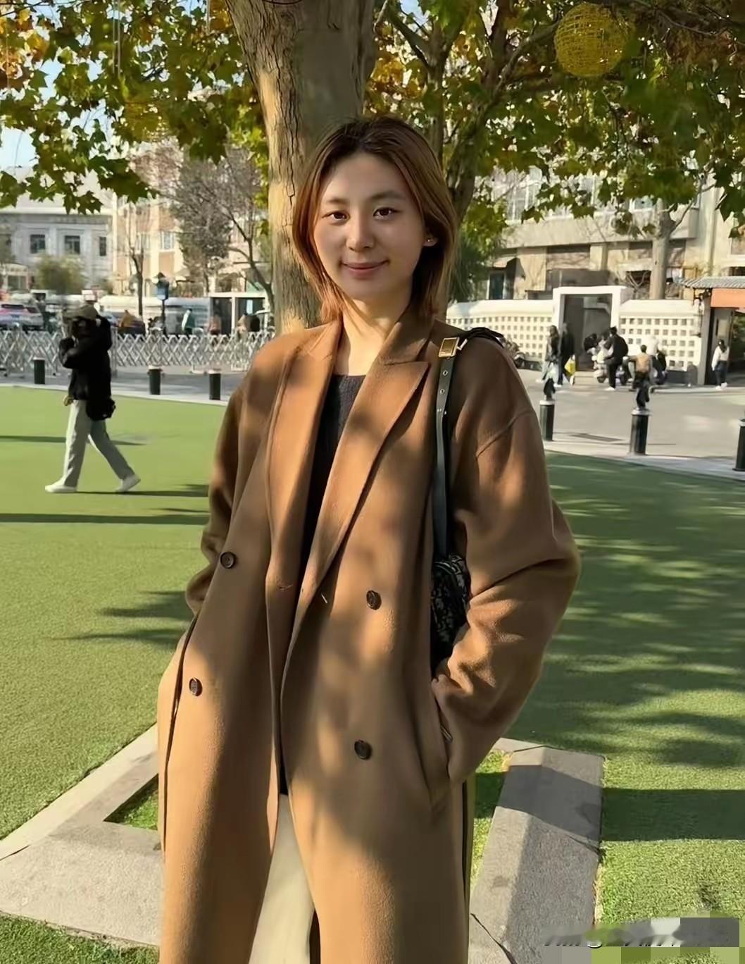 总觉得陈熠有点儿不对劲
她明明才 22 岁
结果身上这种味道根本掩盖不住！
这种