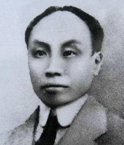 1922年，朱德来到上海专程拜访了陈独秀。

1927年，震惊中外的南昌起义爆发
