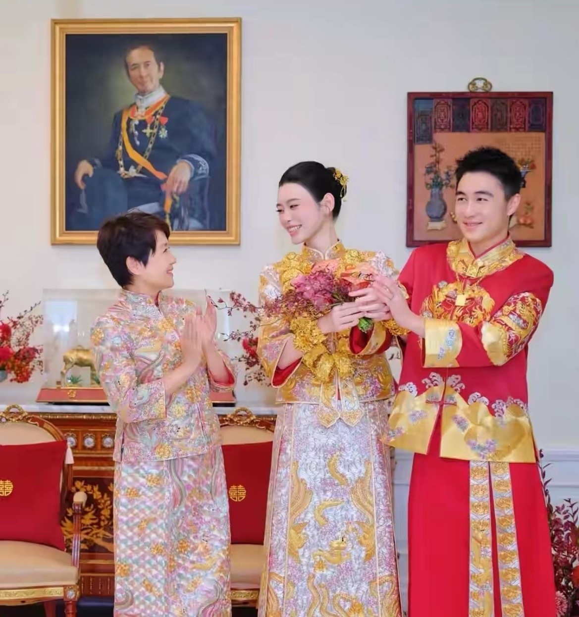 奚梦瑶晒婆婆赠送的婚嫁敬茶礼奚梦瑶高兴得像个小孩一样！[哈哈] ​​​