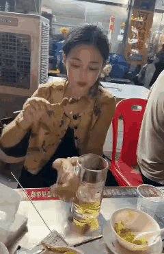 姐姐平时人缘肯定没得说[笑哭][笑哭]