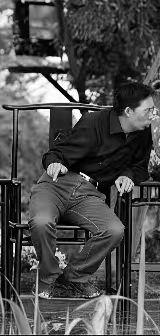 两个手机号，同一个APP。前一个随时给我推送 “二婚头一天扎了六针只有数量质量没