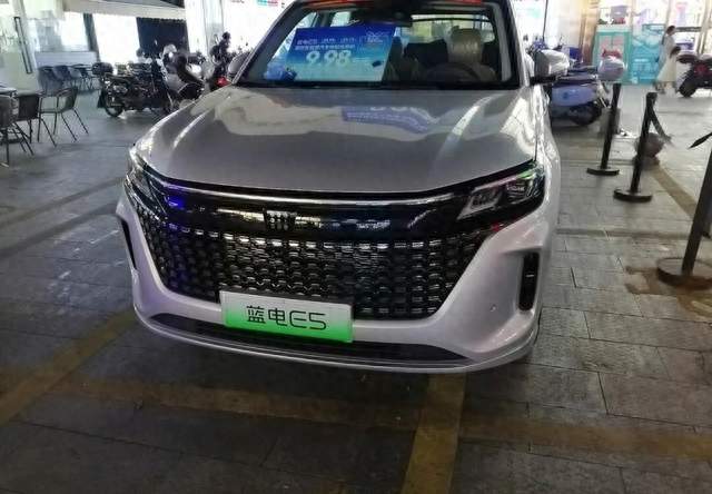 赛力斯又申报新车，豆包大模型上车，赛豆ME7到底想干啥。