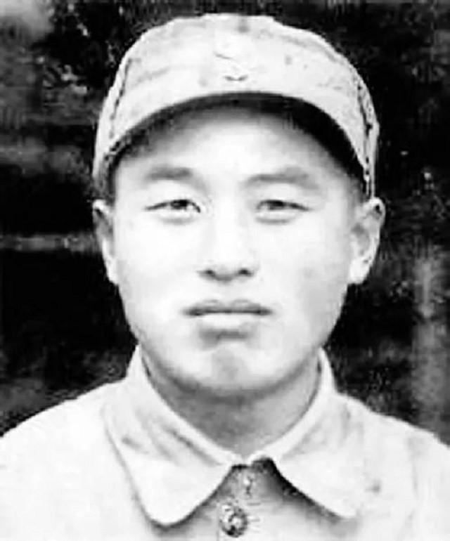 26岁血染沙场！百团大战白刃硬汉吴隆煮，舍身护战友
 
吴隆煮（1914—194