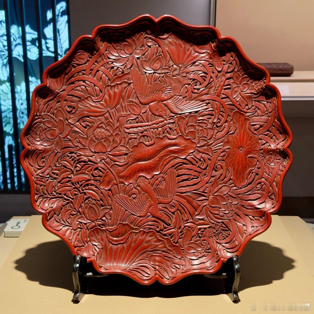 皇明的漆器红翠斗芳菲：宋元明漆器珍品展 