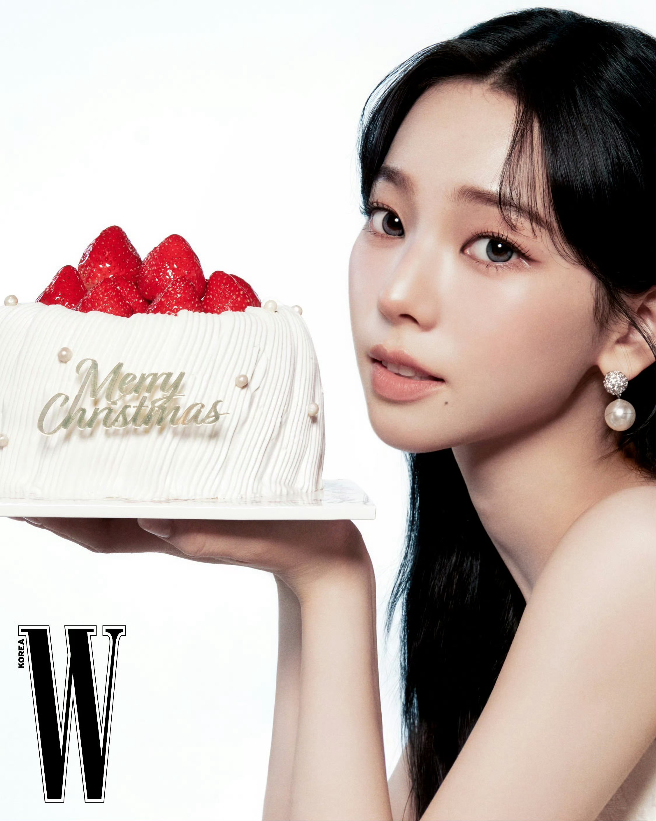 柳智敏 Karina 📷🎂🎄 W Korea 假日甜蜜时刻。