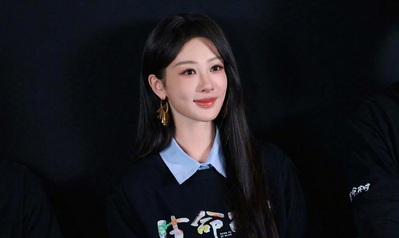 扒了扒杨紫的圈内人缘，我才发现，她最厉害的不是演技，而是一种被严重低估的“底层算