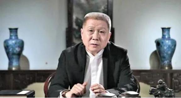 一次，收藏家马未都用50万从一个农民家里买来了一个宋代瓷盘。朋友看了瓷盘后，连连
