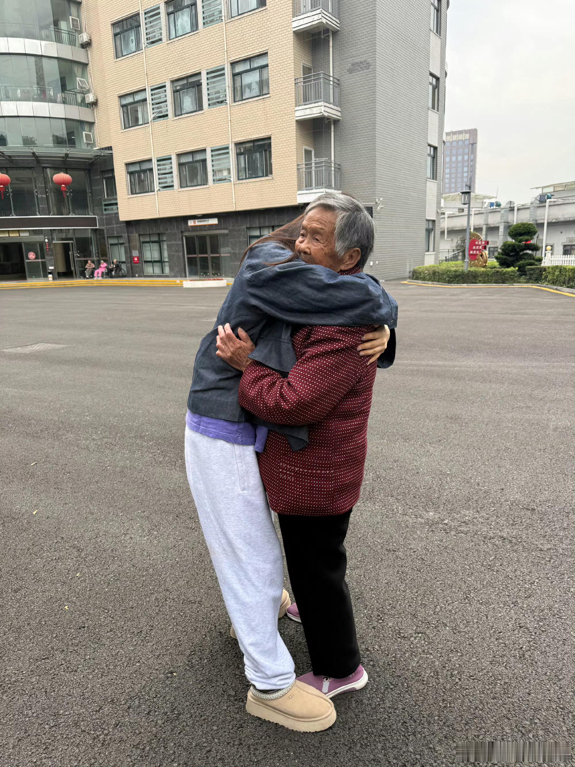 蔡文静这样平平淡淡的日常生活好戳人呀！陪陪家人太温馨了！ ​​​