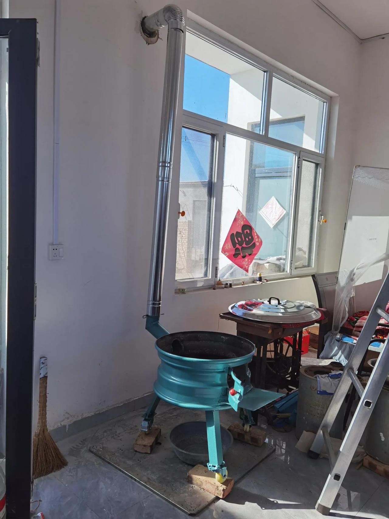 老家要不要留一套房子 老家留一套房子很有必要。
从情感上讲，老家是根。像曹雪芹、