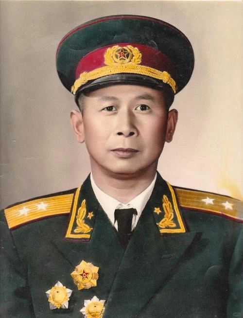 原昆明军区副司令员：陈康将军
