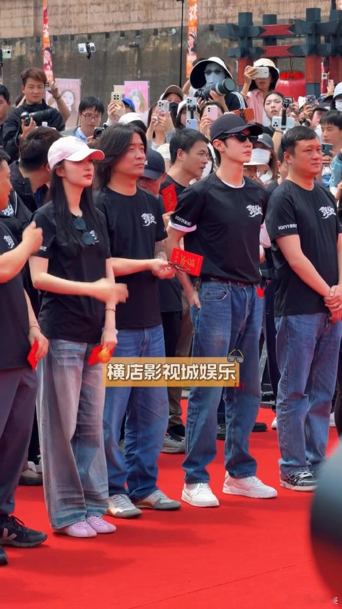 陈哲远王楚然浮生开机了陈哲远王楚然同框路透 陈哲远、王楚然新剧《浮生》开机，两人