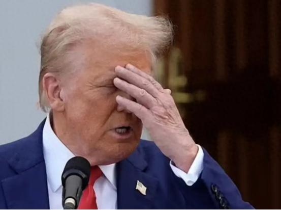 美国现在彻底没希望了，因为已经遇到了，世界上最强大的大国崛起。
 
翻看历史课本