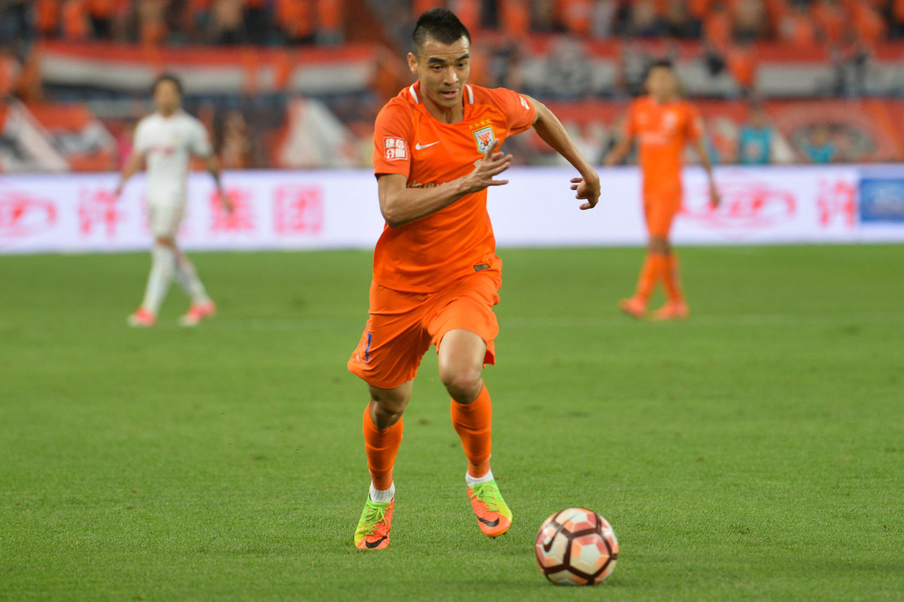 鲁媒：泰山队35人名单接近出炉，传闻离队的刘彬彬正常跟队训练