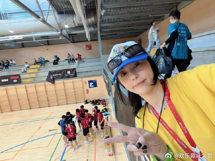 张柏芝晒plog告别三月张柏芝晒儿子打排球张柏芝晒plog告别三月，每一张都有故